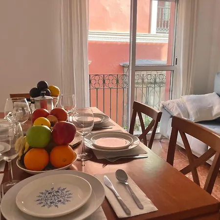 Enorme Y Luminoso Apartamento Para 13 Personas Con Balcones En El Corazon De Sevilla Exterior photo