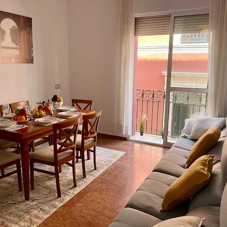 Enorme Y Luminoso Apartamento Para 13 Personas Con Balcones En El Corazon De Sevilla Exterior photo